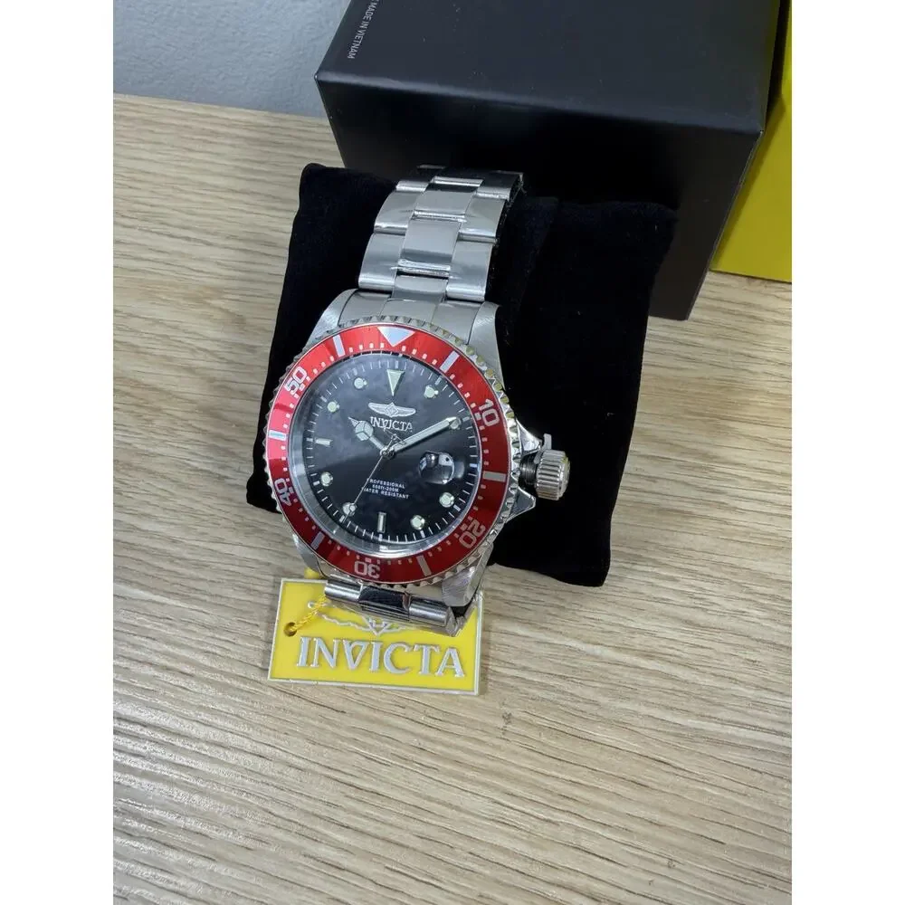 Invicta Men's Pro Diver 43mm SS Quartz Watch, Red Bezel Black‎ Dial 22020